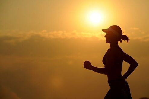 Podes correr para perder peso non só pola mañá, senón tamén pola noite. 